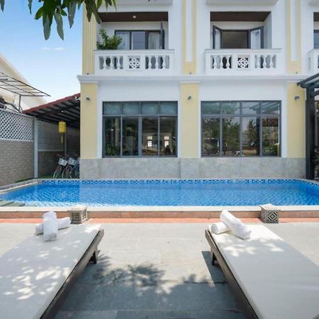 Hotel Front Beach 호이안 외부 사진