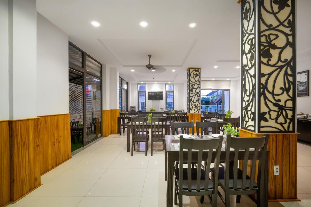 Hotel Front Beach 호이안 외부 사진