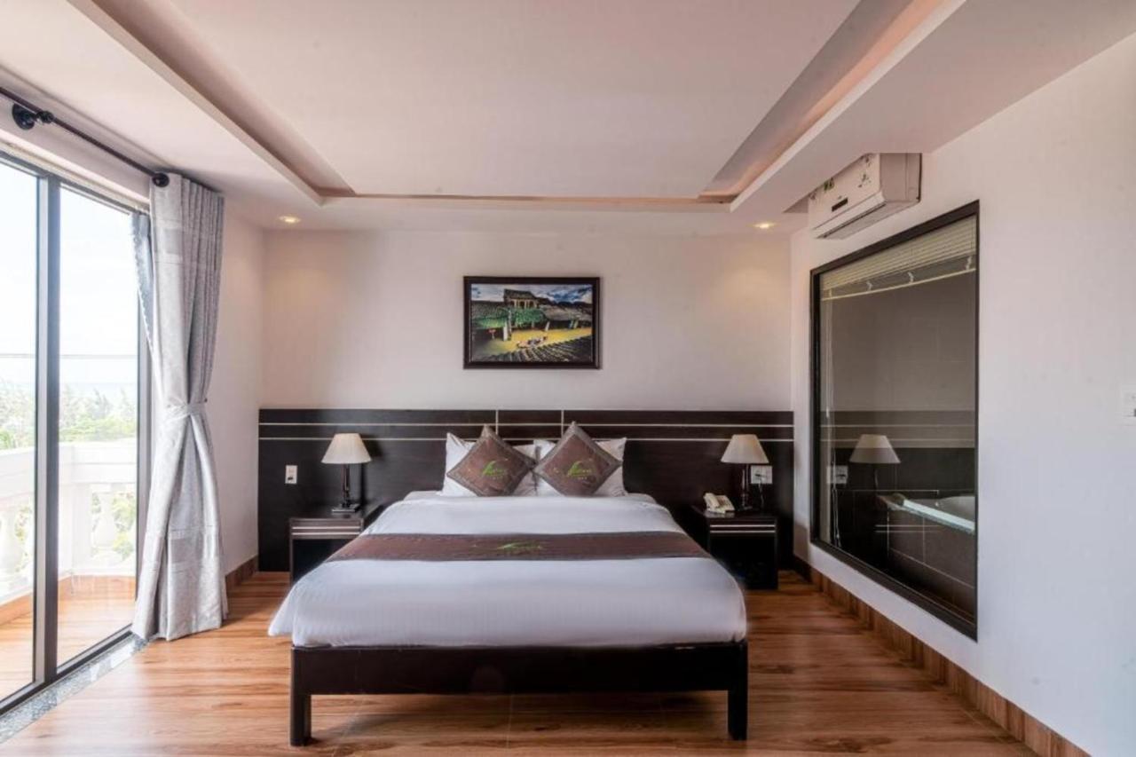 Hotel Front Beach 호이안 외부 사진