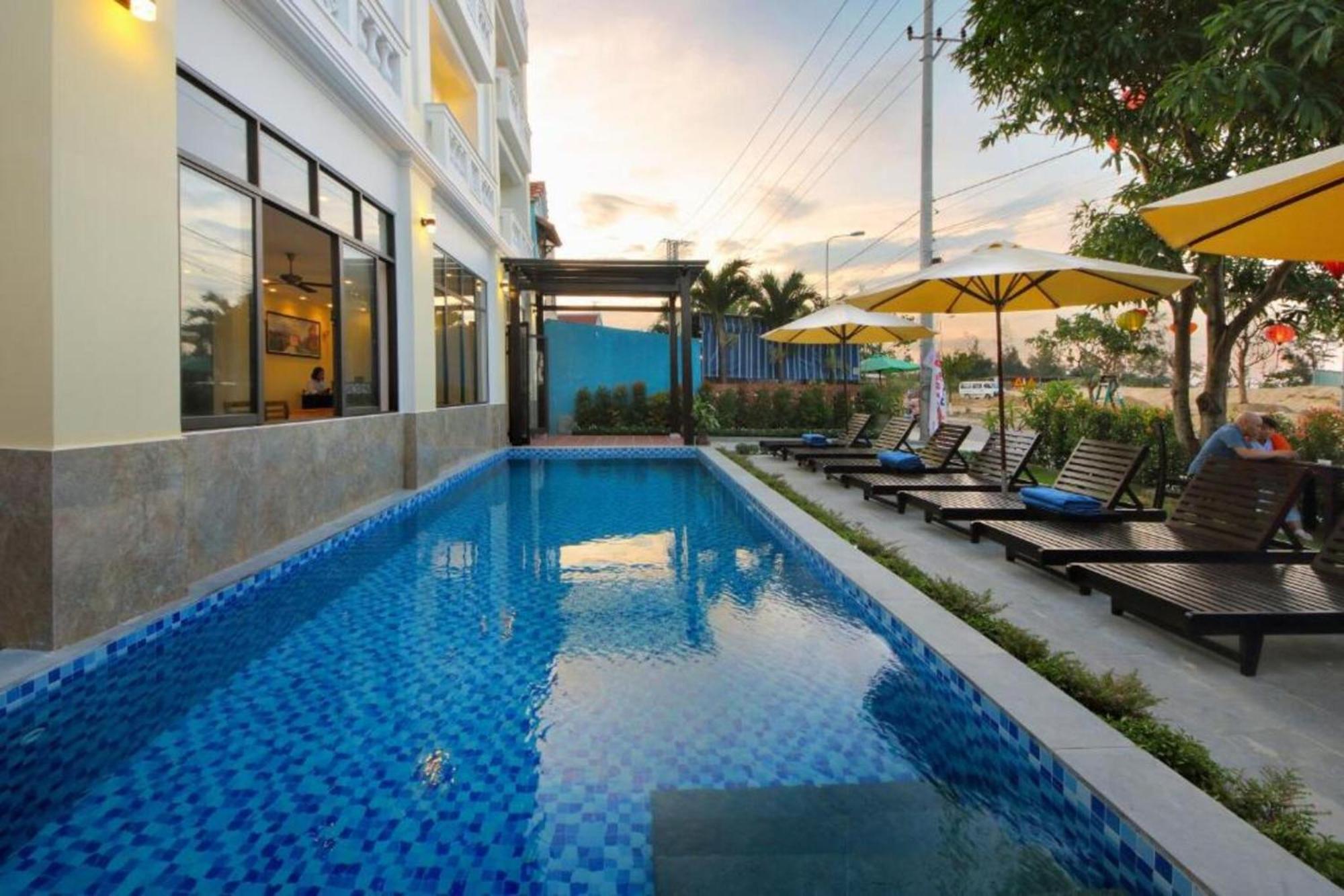 Hotel Front Beach 호이안 외부 사진