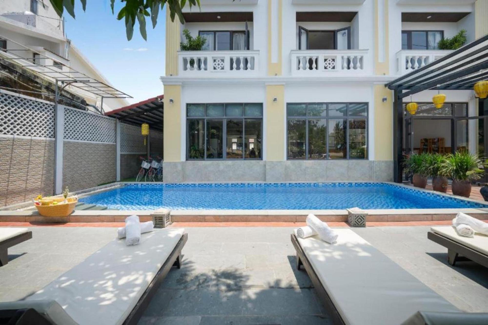 Hotel Front Beach 호이안 외부 사진